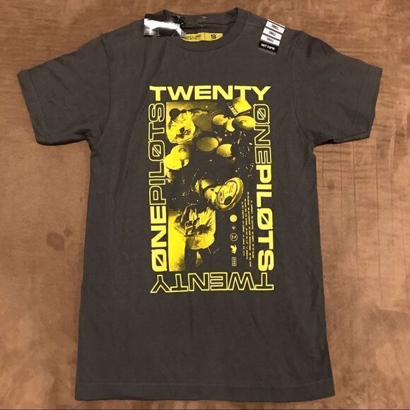🔹Twenty Øne Piløts One Pilots Trench T-Shirt Junior’s Small - Picture 2 of 5
